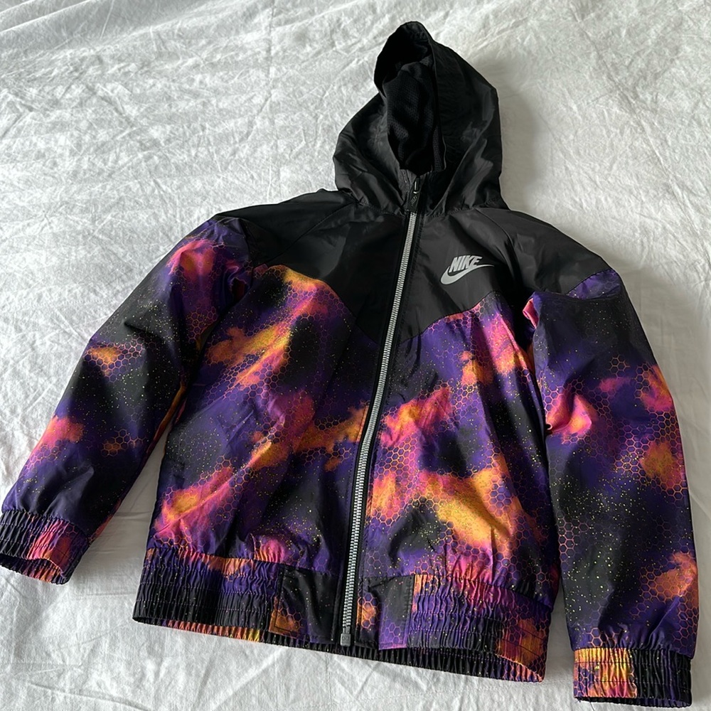 Nike galaxy lightweight jacket boys size 5 small 4-5 years old retail $60